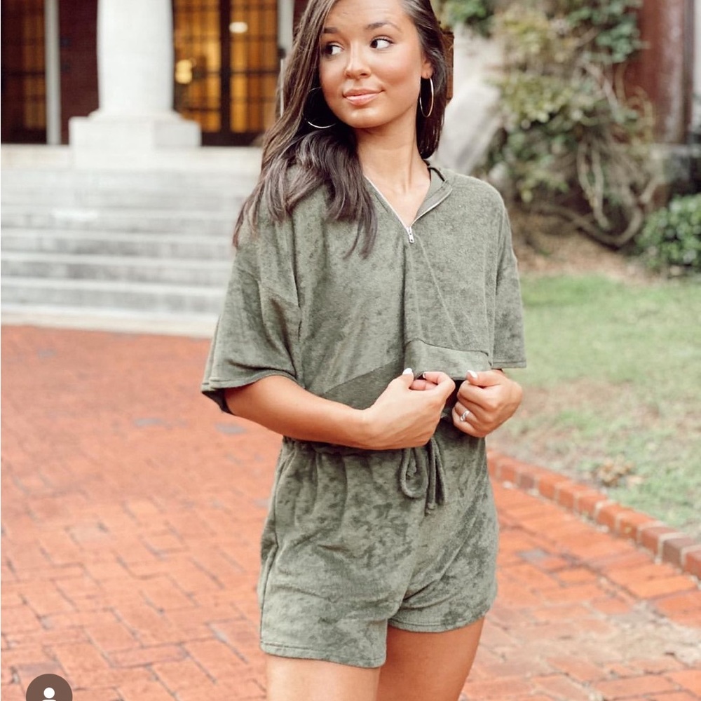 Forest green velvet lounge set size medium